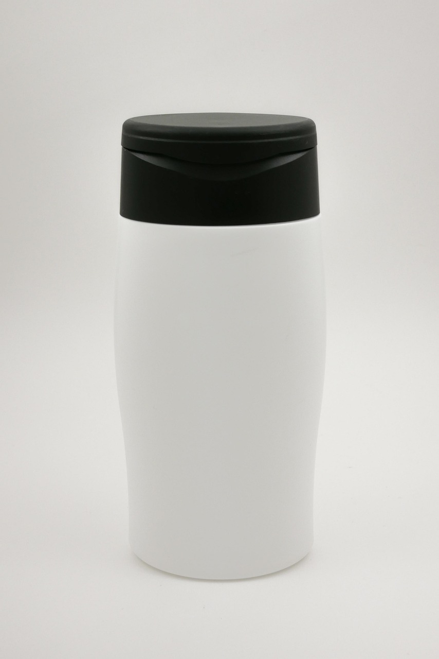 découvrez notre shampooing apaisant, formulé pour adoucir et hydrater vos cheveux tout en apaisant le cuir chevelu. profitez d'une expérience de lavage douce et relaxante qui laisse vos cheveux soyeux et faciles à coiffer.